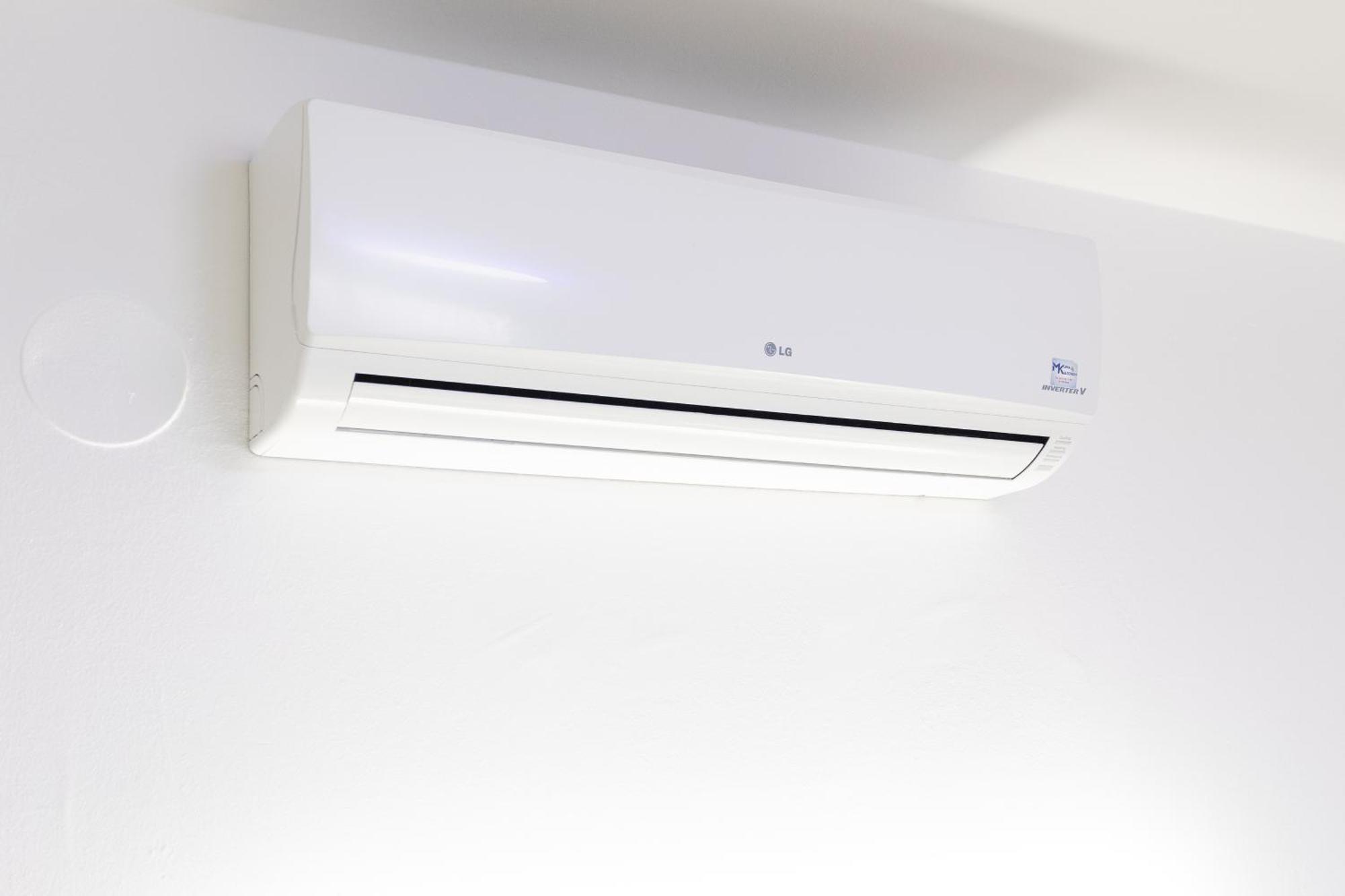 Private Room With Ac- Microwave, Personal Fridge & Metro Access - 7 Min To Center ウィーン エクステリア 写真