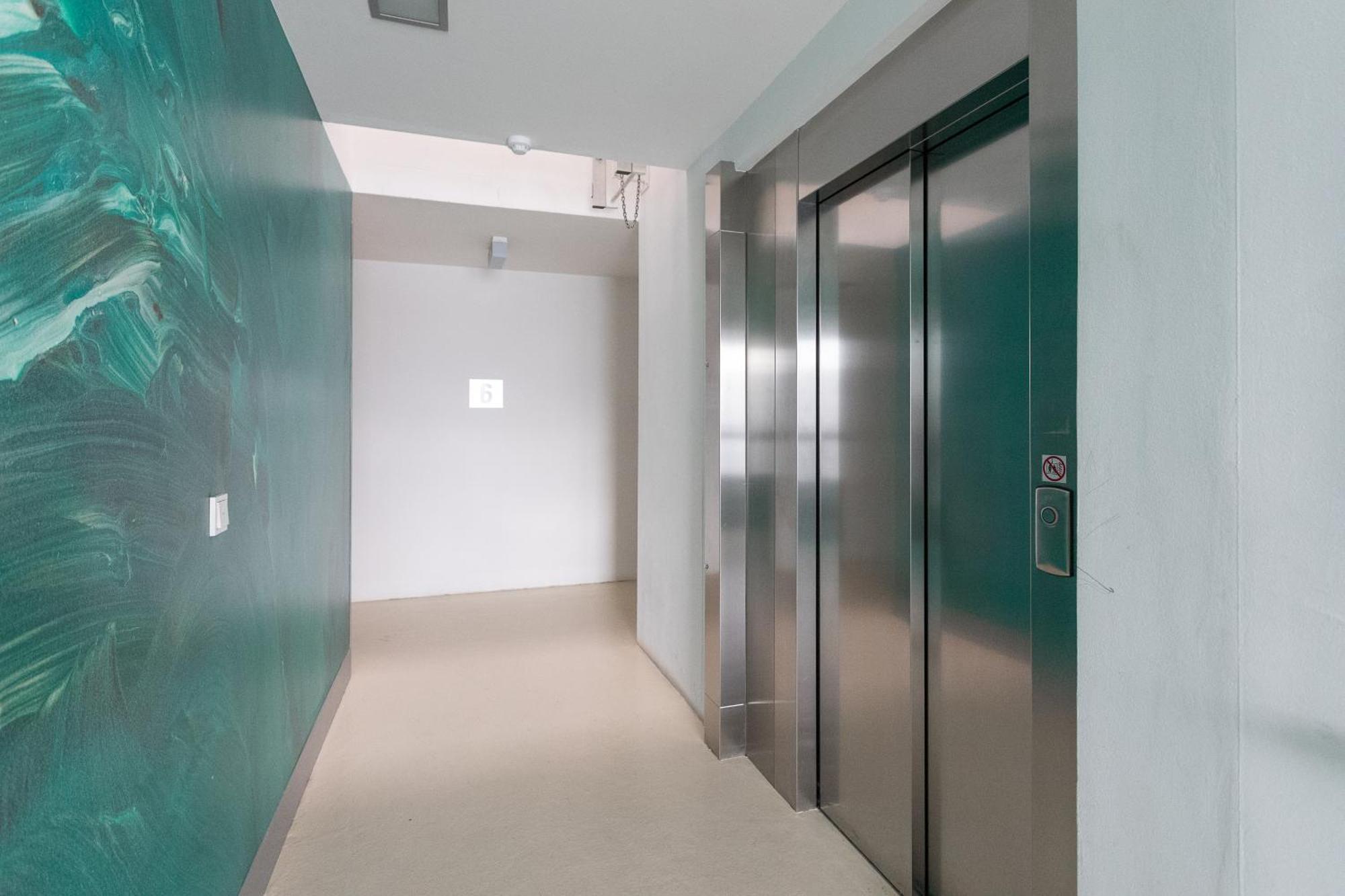 Private Room With Ac- Microwave, Personal Fridge & Metro Access - 7 Min To Center ウィーン エクステリア 写真